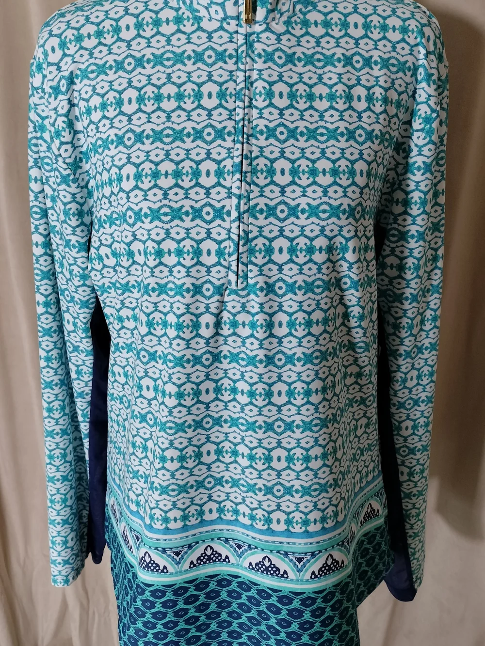 NWOT! Cabana Life Women's Long-Sleeve 1/2 Zip Rashguard Swim Top. Size XL